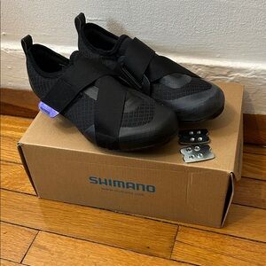 Shimano Sh-IC200 Indoor Bike Shoes with SP Cleats
